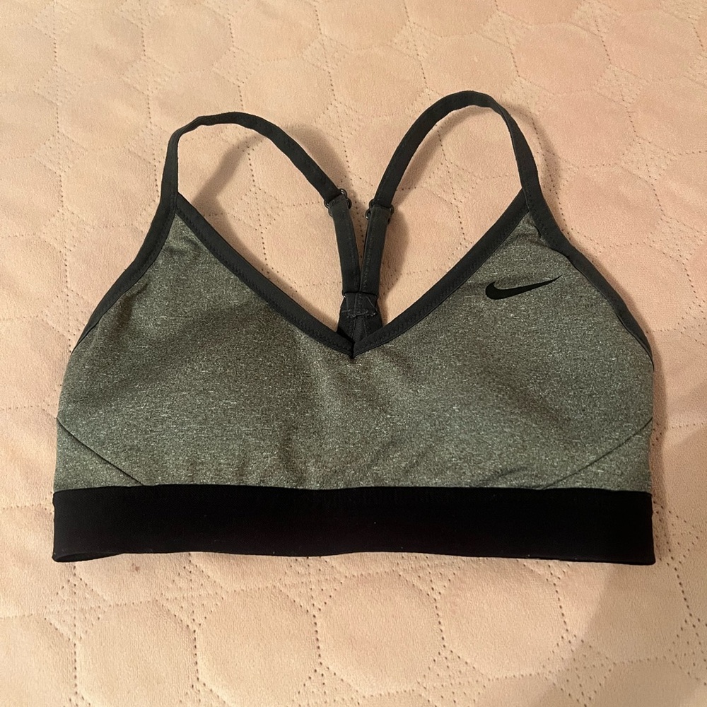Nike Women's Heathered Gray and Black Sports Bra